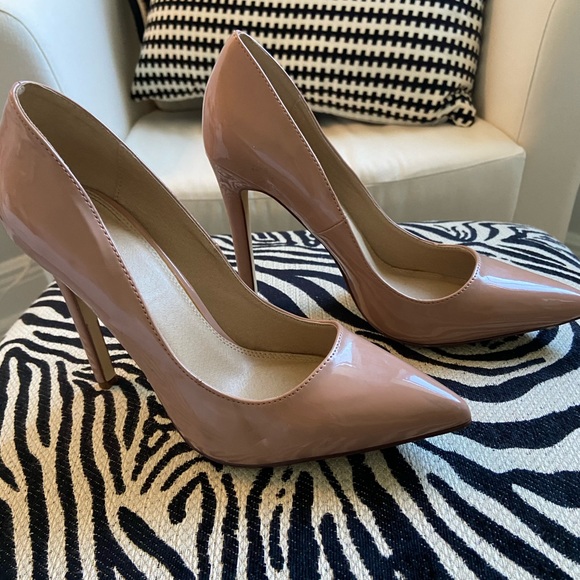 Pointy Heels 👡 - Picture 2 of 8